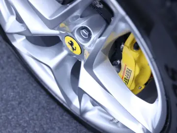 FERRARI Roma