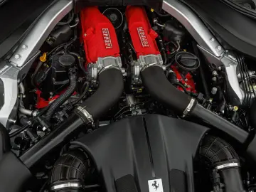 FERRARI Roma