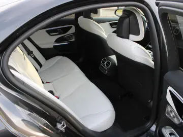 MERCEDES-BENZ C 300 AMG AHK MBUX PANO 360 AMBIENTE NIGHT
