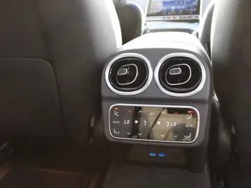 MERCEDES-BENZ C 300 AMG AHK MBUX PANO 360 AMBIENTE NIGHT