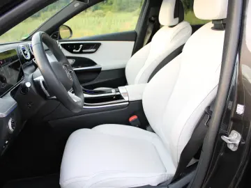 MERCEDES-BENZ C 300 AMG AHK MBUX PANO 360 AMBIENTE NIGHT