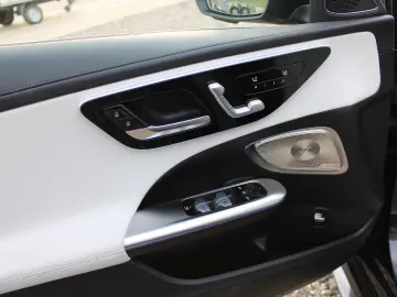 MERCEDES-BENZ C 300 AMG AHK MBUX PANO 360 AMBIENTE NIGHT
