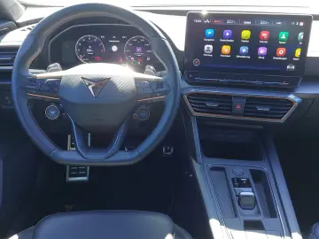 CUPRA Formentor 2.5 TSI DSG 4Drive VZ5 DCC PANO AKEBON