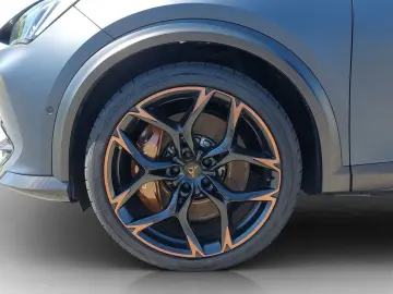 CUPRA Formentor 2.5 TSI DSG 4Drive VZ5 DCC PANO AKEBON