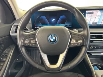 BMW 320e Lim.FACELIFT Navi.LED.RFK.SHZ.DAB.Sport-LR.