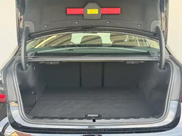 BMW 320e Lim.FACELIFT Navi.LED.RFK.SHZ.DAB.Sport-LR.
