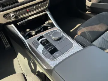 BMW 320d xDrive M Sport AHK Stop&Go Head-Up