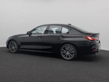 BMW 330i DigitalKey DAB Komfort HiFi Leder 18Zoll
