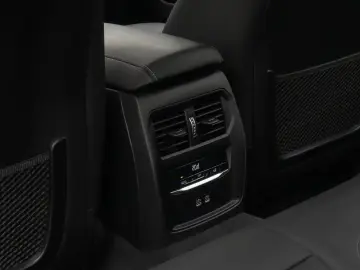 BMW 330i DigitalKey DAB Komfort HiFi Leder 18Zoll