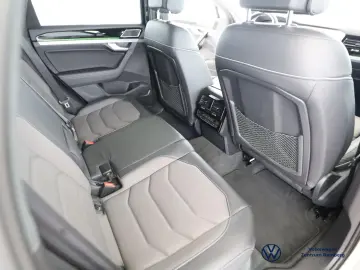 VW Touareg 3.0 V6 TSI 4MOTION R-LINE PANO AHK AREA