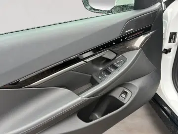 BMW 520i M Sportpaket Komfortsitze Klimaaut. AHK