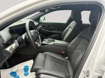 BMW 520i M Sportpaket Komfortsitze Klimaaut. AHK