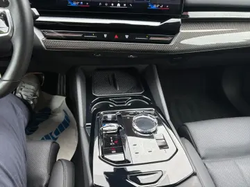BMW 520i M Sportpaket Komfortsitze Klimaaut. AHK