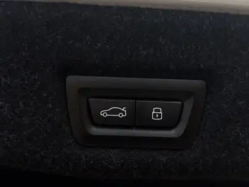 BMW 520d Lim. M Sport 360 H&K HUD Gestik Memo Shadow