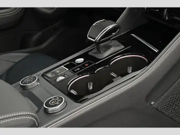 VW Touareg 3.0 l V6 TDI 4MOTION R-Line Black Style