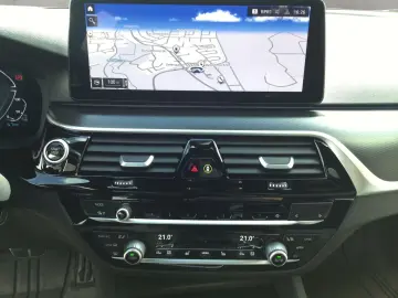 BMW 530e xDrive LIMOUSINE M SPORT LED AHK HIFI