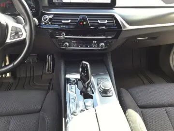 BMW 530e xDrive LIMOUSINE M SPORT LED AHK HIFI