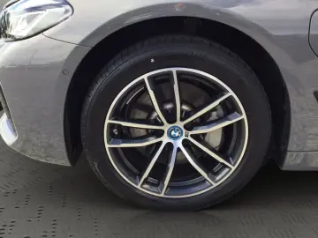 BMW 530e xDrive LIMOUSINE M SPORT LED AHK HIFI