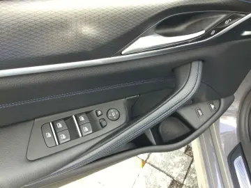 BMW 530e xDrive LIMOUSINE M SPORT LED AHK HIFI