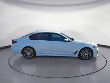 BMW 520d M SPORT Head-Up Driving Assistant Harman Ka