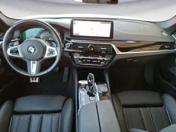 BMW 520d M SPORT Head-Up Driving Assistant Harman Ka