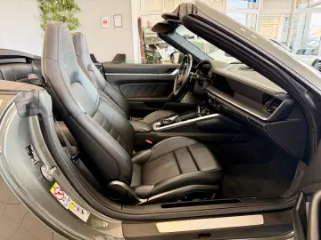 PORSCHE 911 992 Turbo Cabrio SportDesign InnoD Burmester