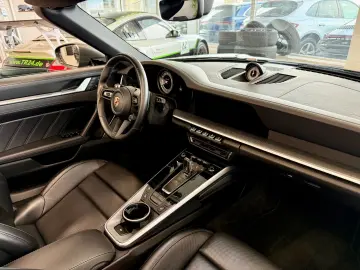 PORSCHE 911 992 Turbo Cabrio SportDesign InnoD Burmester