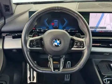 BMW 520d Lim. M Sport Navi.LED.ACC.RüKam.KomfortZg
