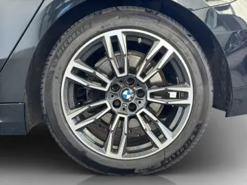 BMW 520d Lim. M Sport Navi.LED.ACC.RüKam.KomfortZg