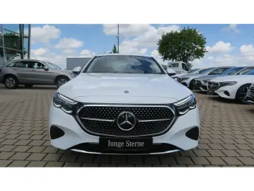 MERCEDES-BENZ E 220 d 4M Avantgarde Fahrass-Paket Pa…