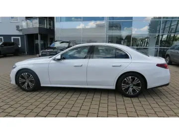 MERCEDES-BENZ E 220 d 4M Avantgarde Fahrass-Paket Pa…