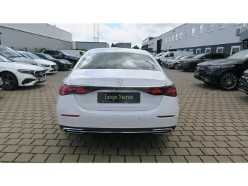 MERCEDES-BENZ E 220 d 4M Avantgarde Fahrass-Paket Pa…