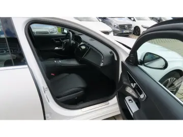 MERCEDES-BENZ E 220 d 4M Avantgarde Fahrass-Paket Pa…