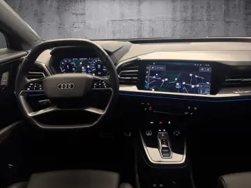 AUDI Q4 e-tron Sportback 50 quattro S line AHK Matrix