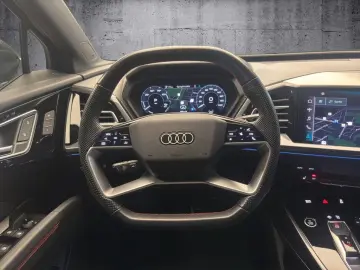 AUDI Q4 e-tron Sportback 50 quattro S line AHK Matrix