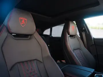 LAMBORGHINI Urus 4.0 V8 PHEV SE