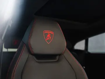LAMBORGHINI Urus 4.0 V8 PHEV SE