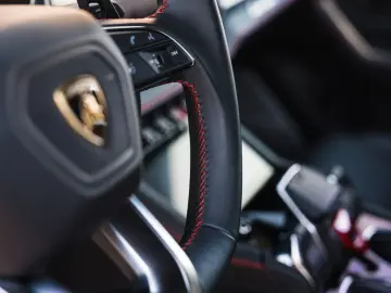 LAMBORGHINI Urus 4.0 V8 PHEV SE