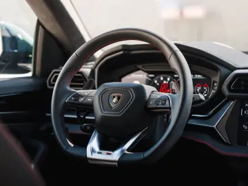 LAMBORGHINI Urus 4.0 V8 PHEV SE