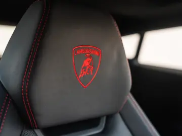 LAMBORGHINI Urus 4.0 V8 PHEV SE