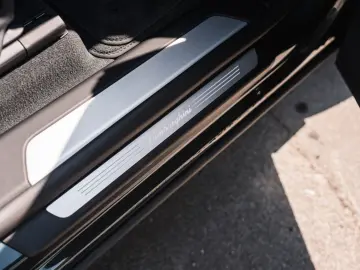 LAMBORGHINI Urus 4.0 V8 PHEV SE