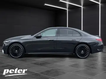 MERCEDES-BENZ E 220 d Limousine AMG Night Digital Hi…