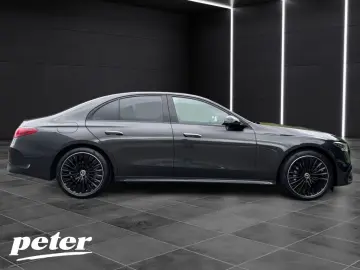 MERCEDES-BENZ E 220 d Limousine AMG Night Digital Hi…