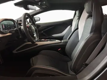 LAMBORGHINI Revuelto 6.5 V12 HPEV