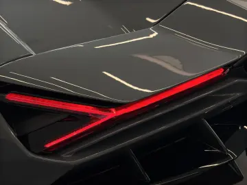 LAMBORGHINI Revuelto 6.5 V12 HPEV