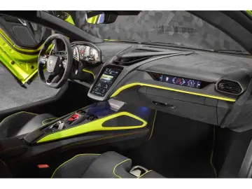 LAMBORGHINI Revuelto AD PERSONAM - VERDE CITREA   ROSSO MARS