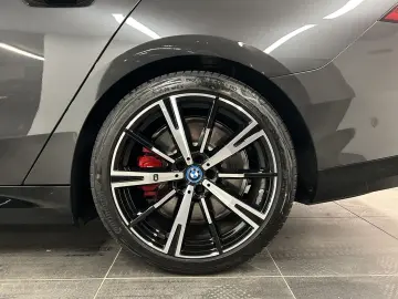 BMW i5 M60 xDrive Limousine M Sportpaket Pro Harman