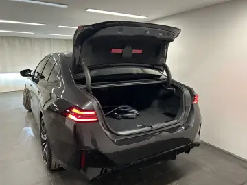 BMW i5 M60 xDrive Limousine M Sportpaket Pro Harman