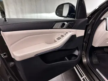 BMW X7 xDrive40i Head-Up DAB LED Komfortzgn. Soft-Cl