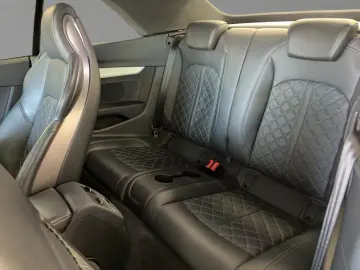 AUDI A5 Cabriolet 40 TFSI quattro S-Line  CarPlay Mat